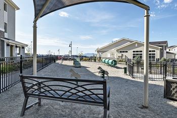 The overlook at interquest apartments pet park